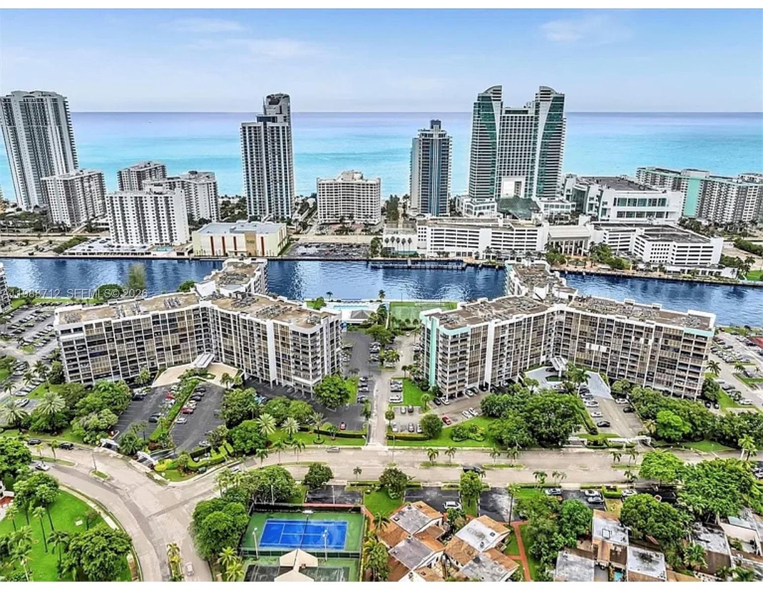 600 Parkview Dr 316 photo 1