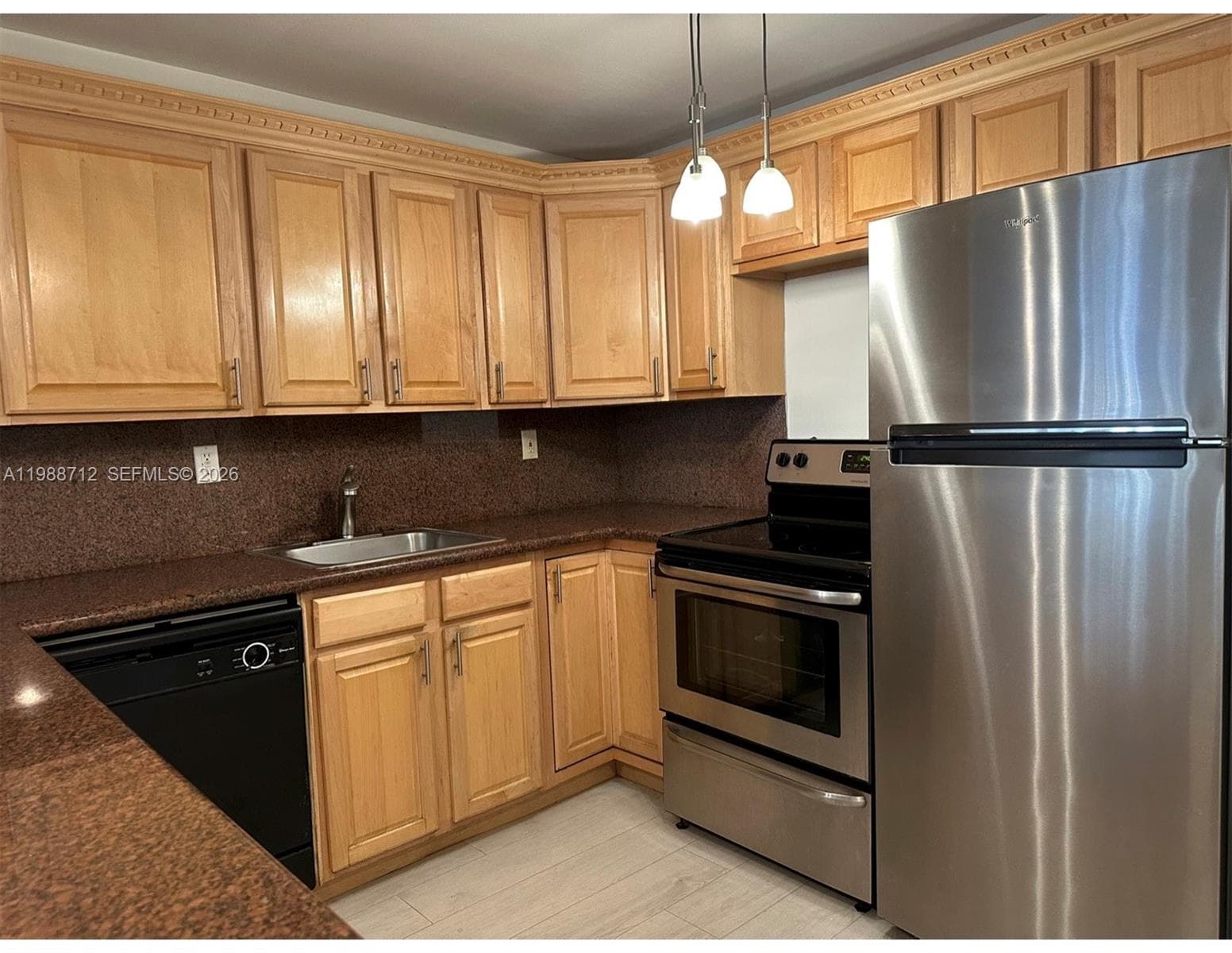 600 Parkview Dr 316 photo 18