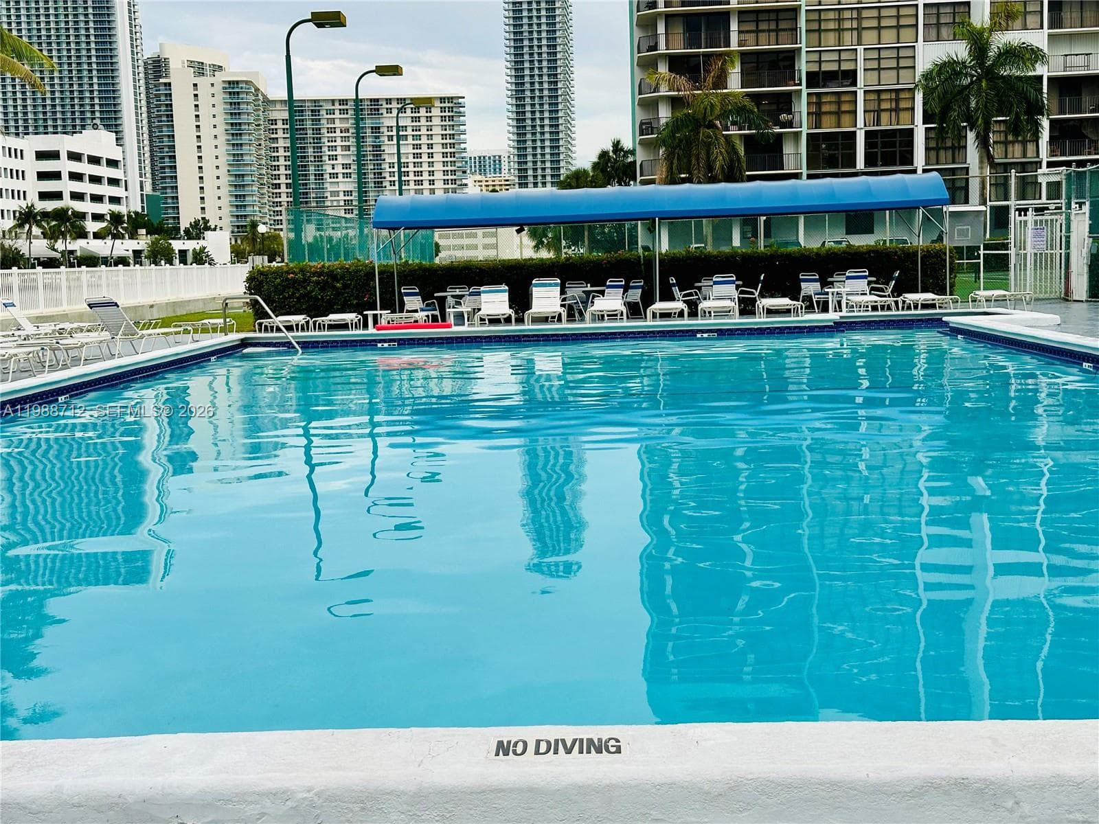 600 E Parkview Dr 316 photo 8