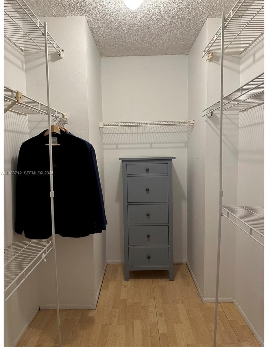 600 Parkview Dr 316 photo 25