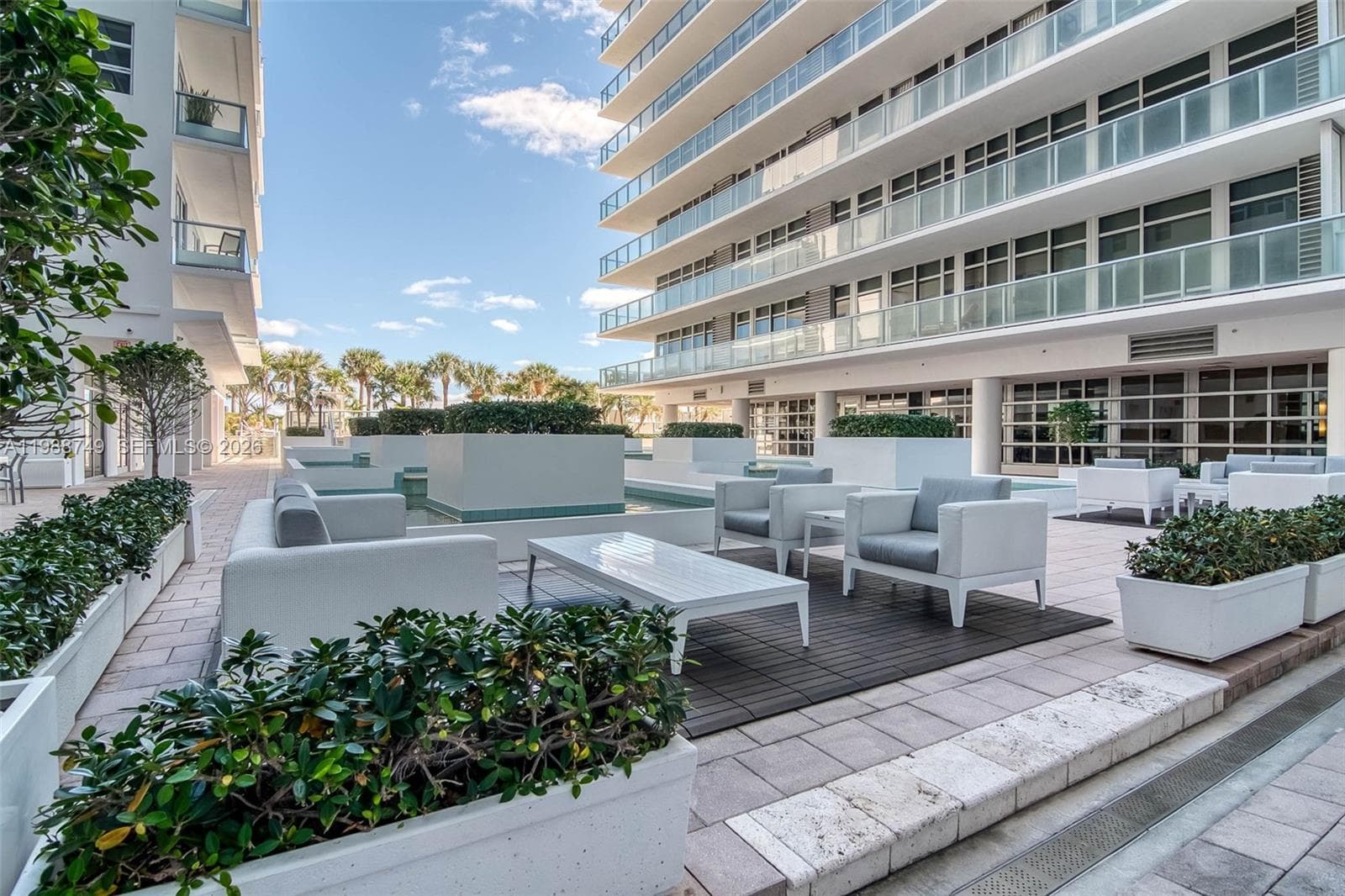 3737 Collins Ave S-203 photo 1