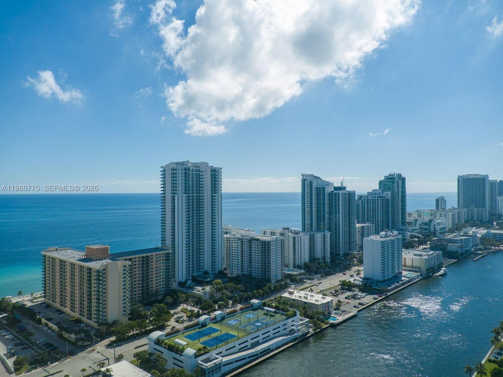 2501 Ocean Dr PH6 photo 3