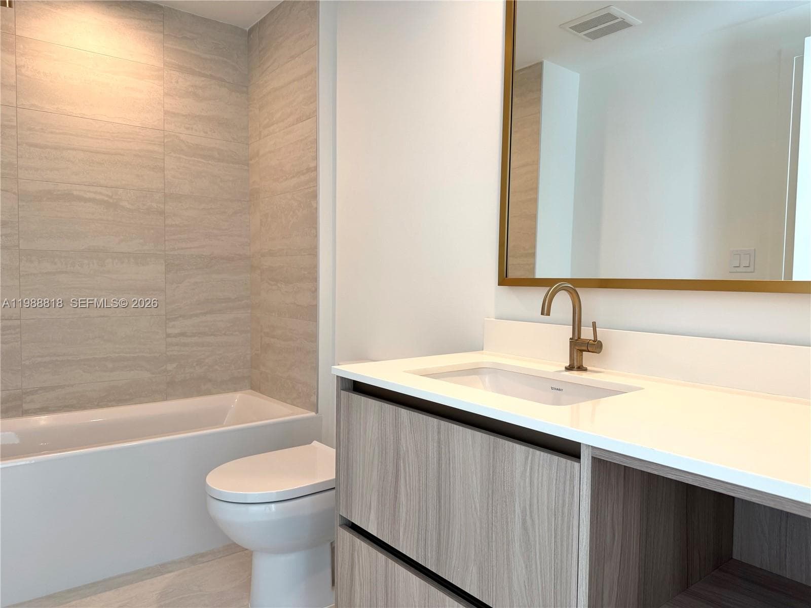 77 5th St 1615 photo 24