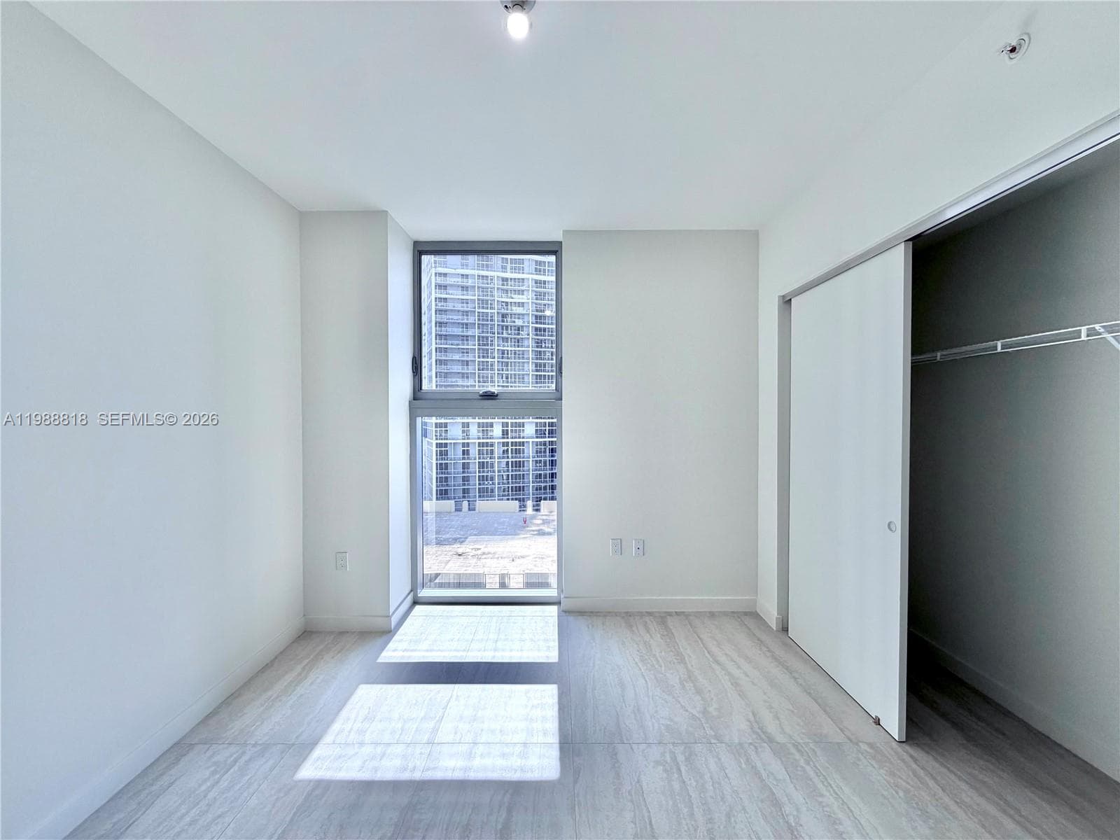 77 5th St 1615 photo 18