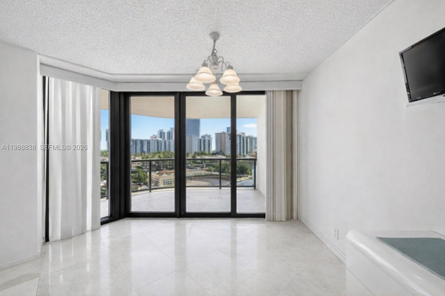 19667 Turnberry Way 6A photo 15