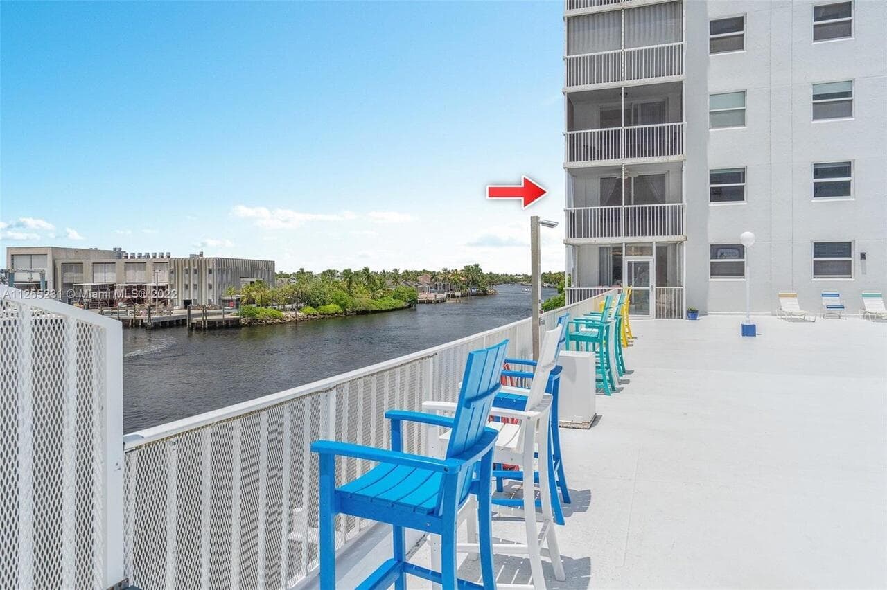1505 N Riverside Drive 404 photo 1