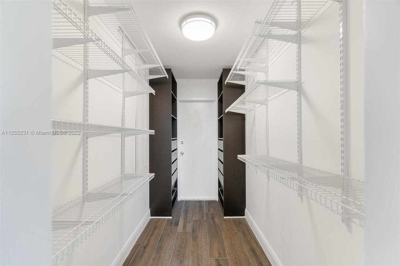 1505 N Riverside Drive 404 photo 15