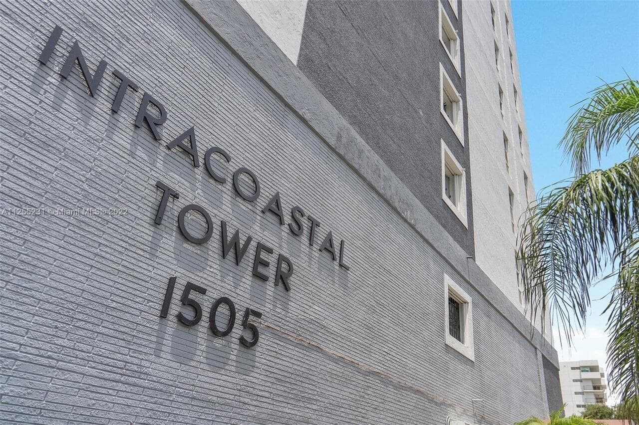 1505 N Riverside Drive 404 photo 19