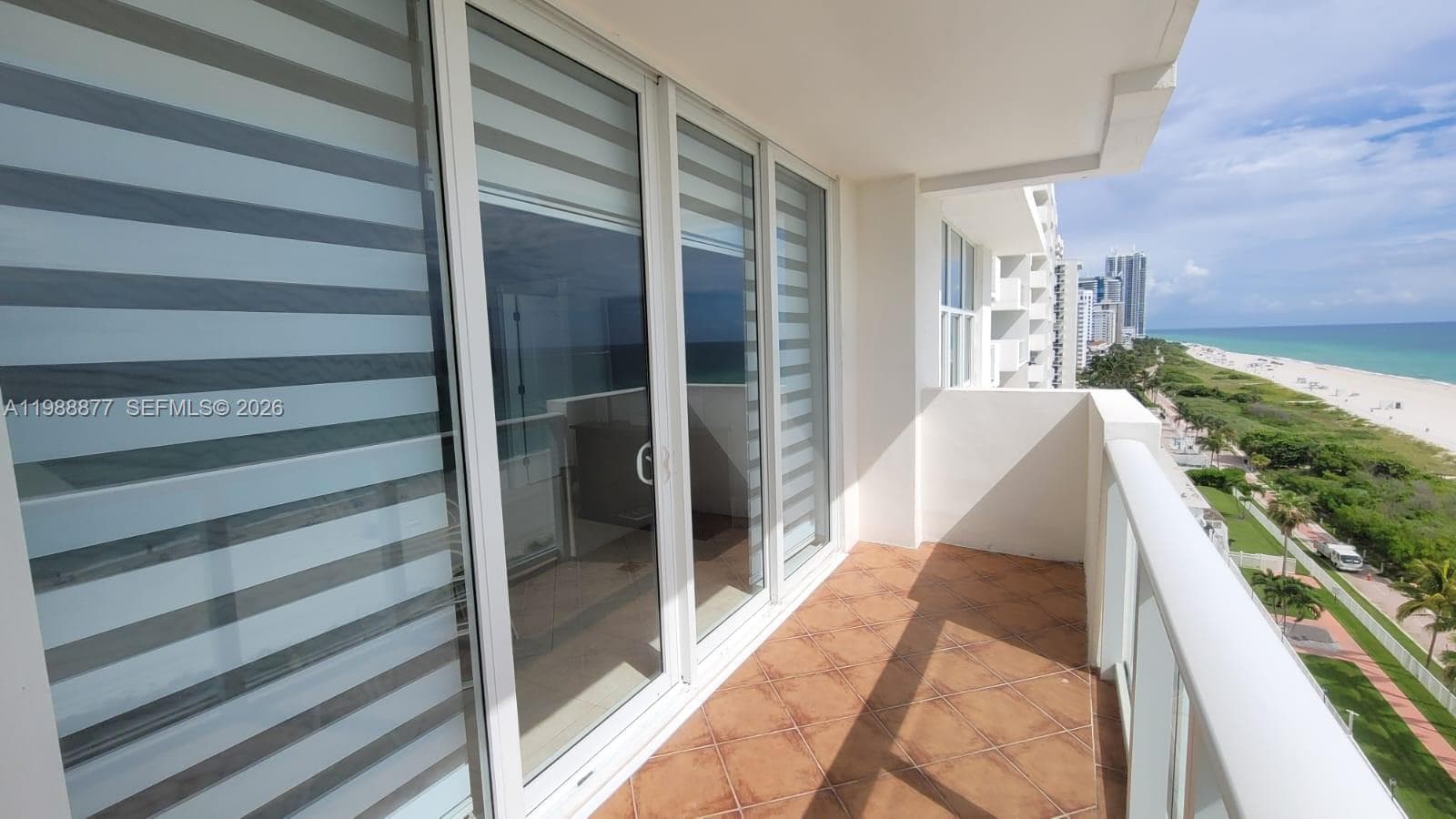 5601 Collins Ave 1110 photo 3