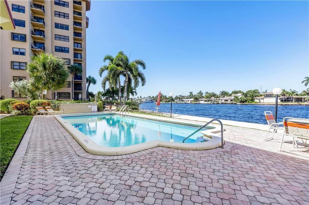 505 N Riverside Drive 4 photo 15