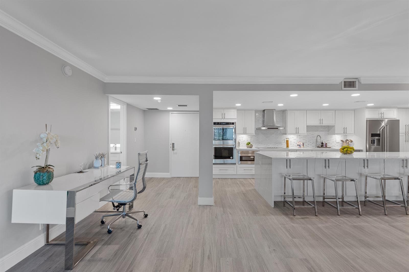 777 NE Bayshore Drive 705 photo 5