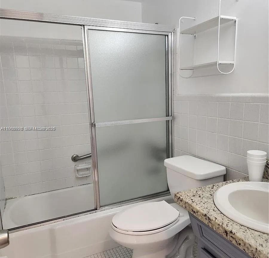 455 Golden Isles Dr 309 photo 6