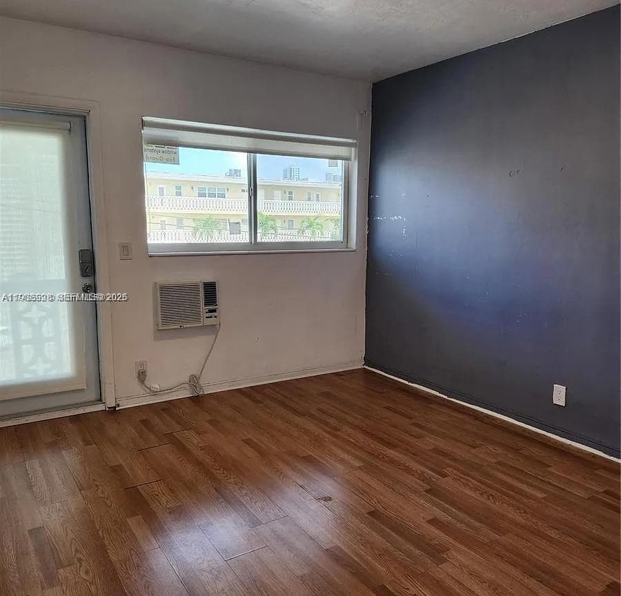 455 Golden Isles Dr 309 photo 7