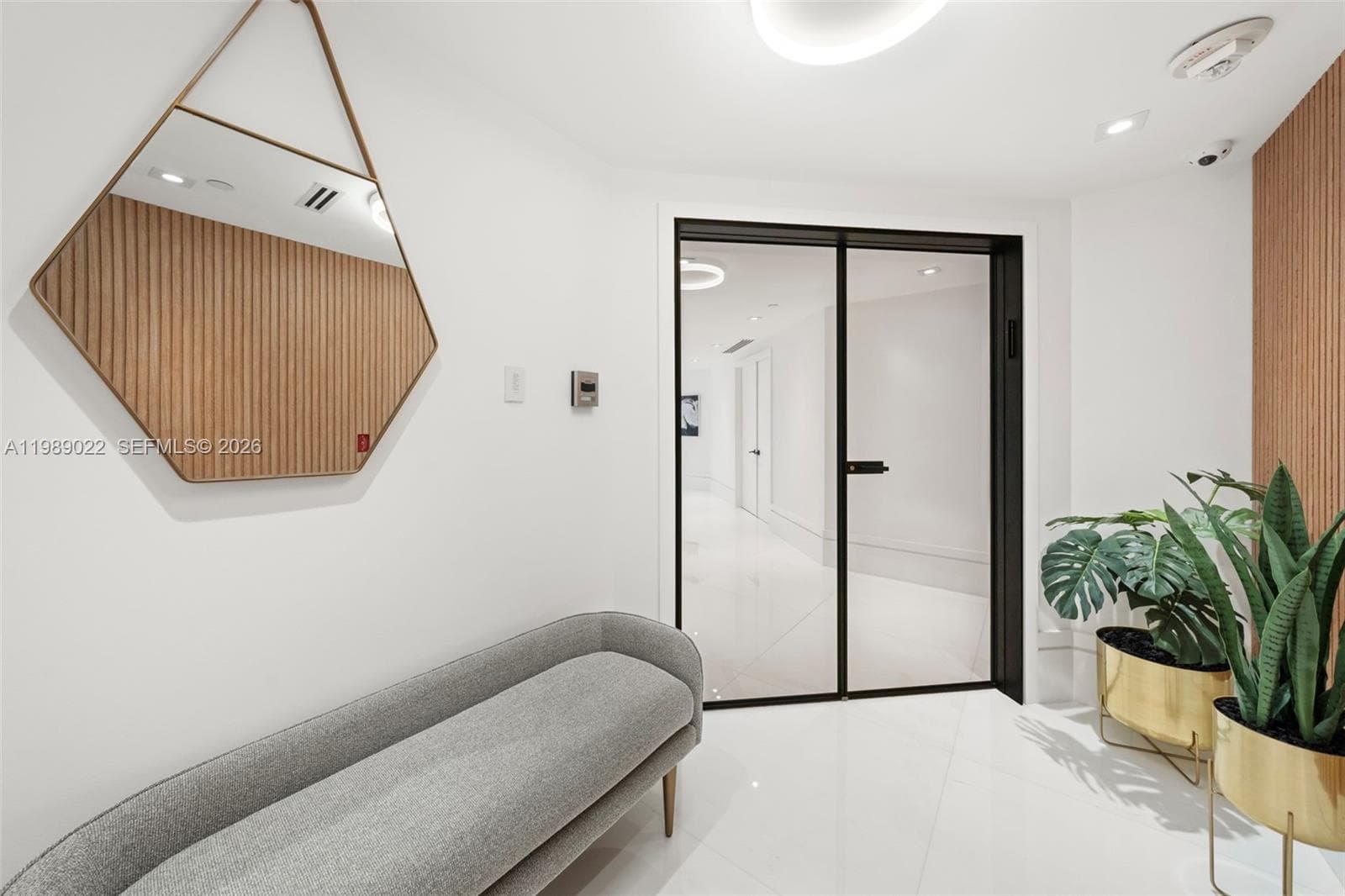 9999 Collins Ave 11J photo 15