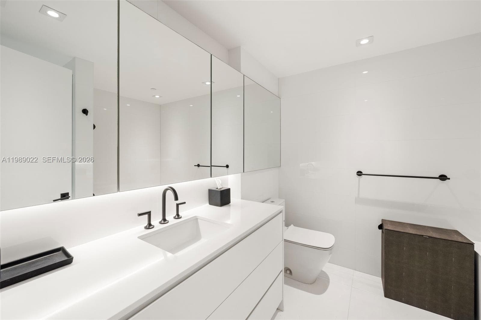 9999 Collins Ave 11J photo 21