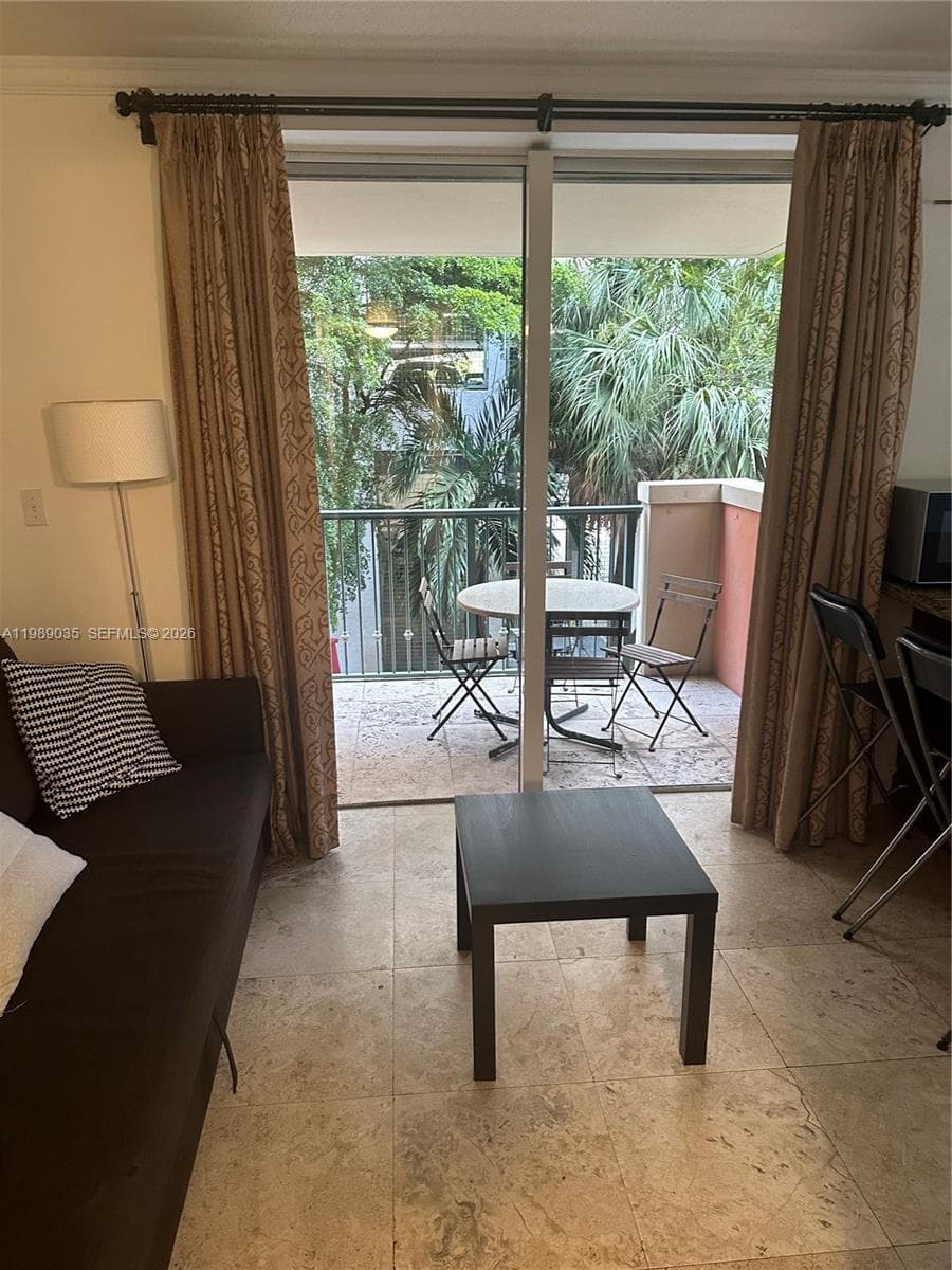 2951 S Bayshore Dr 417 photo 3