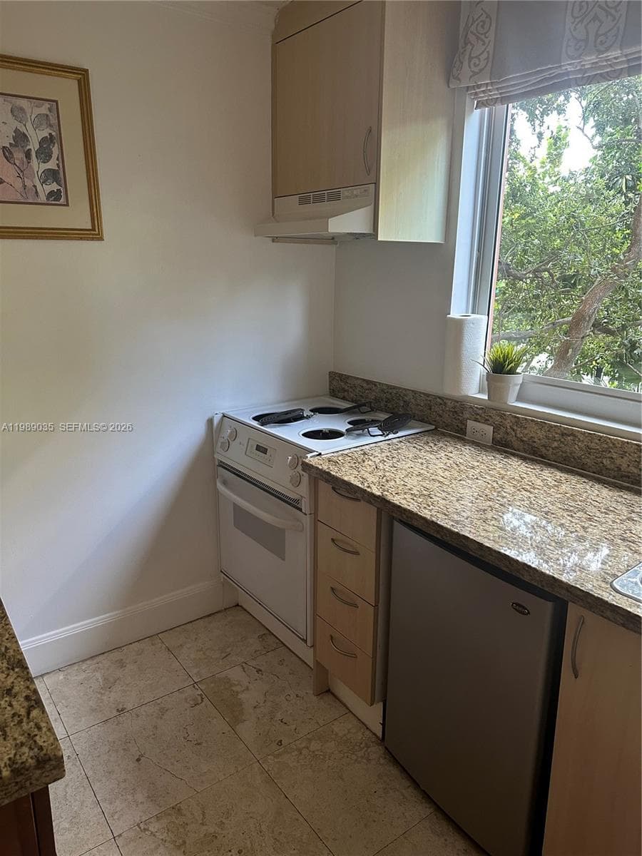 2951 S Bayshore Dr 417 photo 1