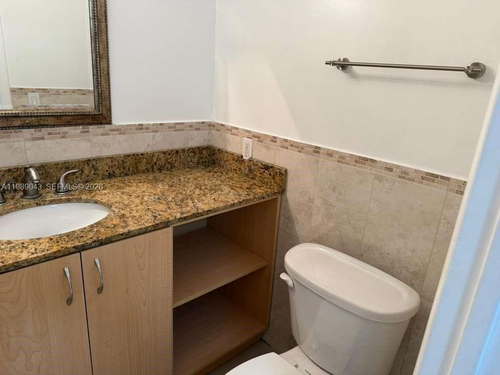 2750 183rd St 1201 photo 10