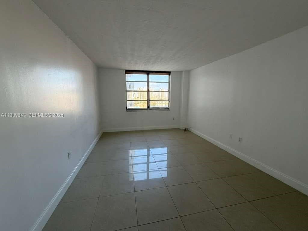 2750 183rd St 1201 photo 8