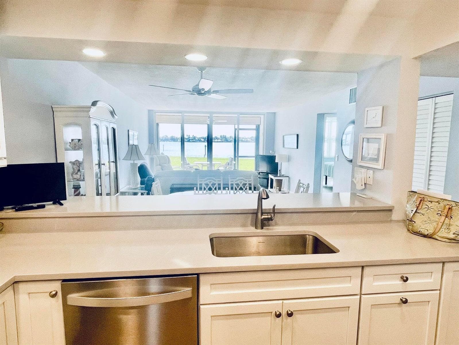 1950 SW Palm City Road 13104 photo 2