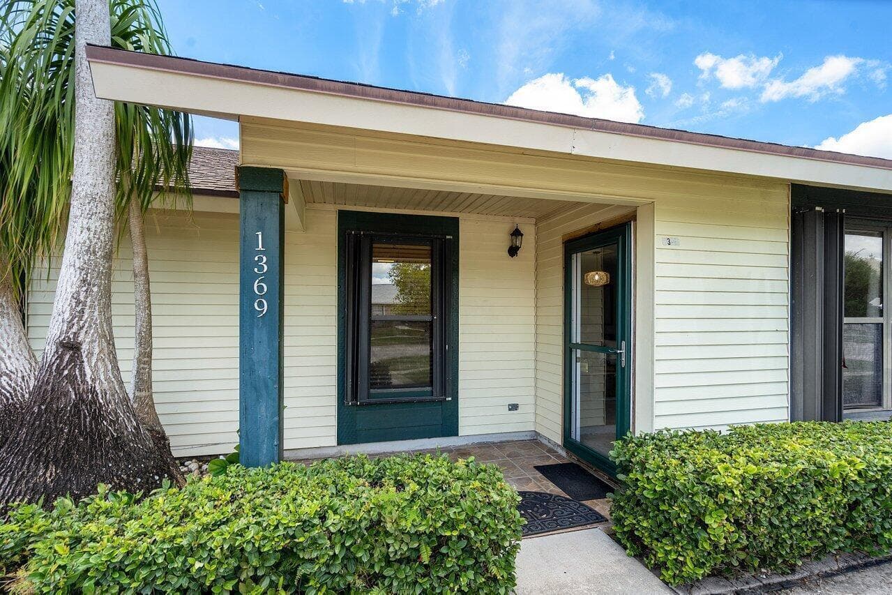 1369 Riverside Circle photo 12
