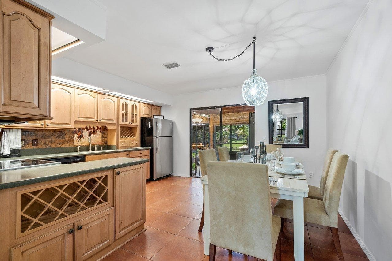 1369 Riverside Circle photo 18