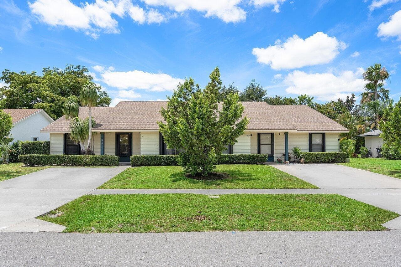 1369 Riverside Circle photo 15