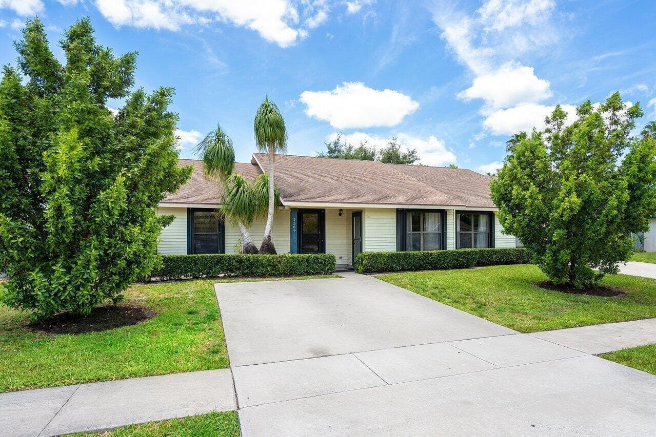 1369 Riverside Circle photo 11