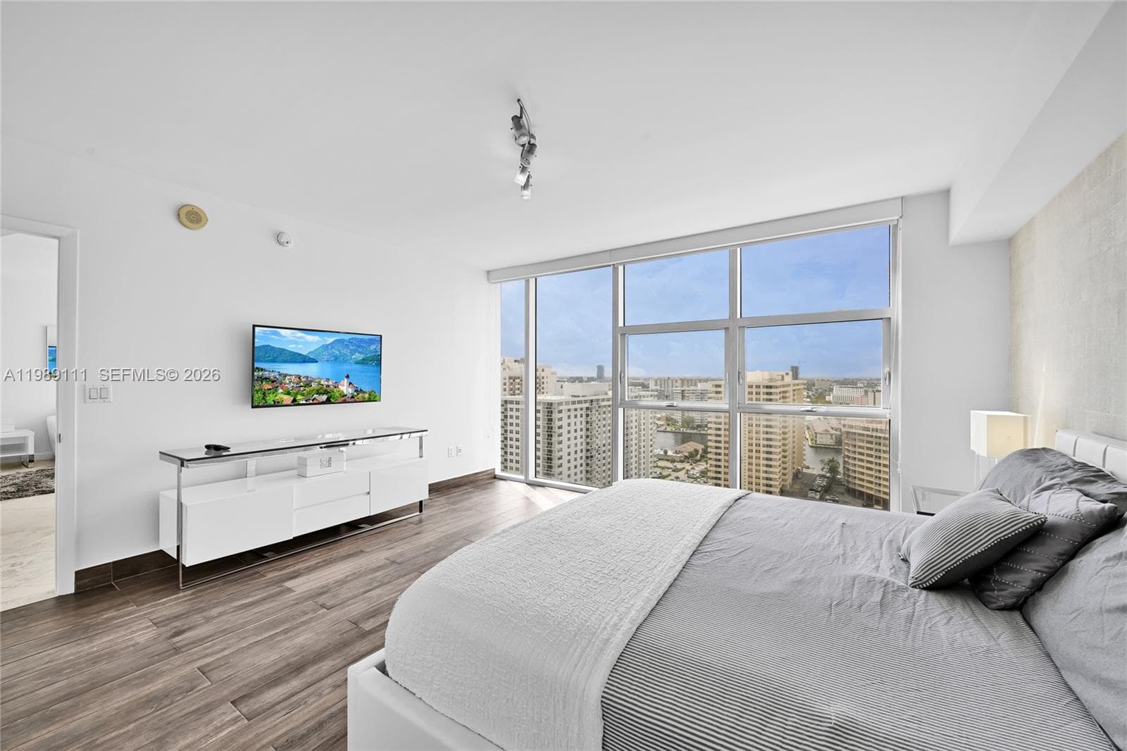 1830 S Ocean Dr 1907 photo 10