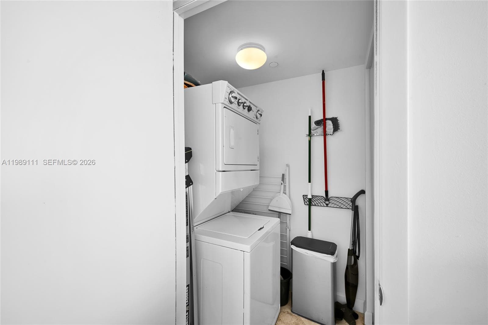 1830 Ocean Dr 1907 photo 19