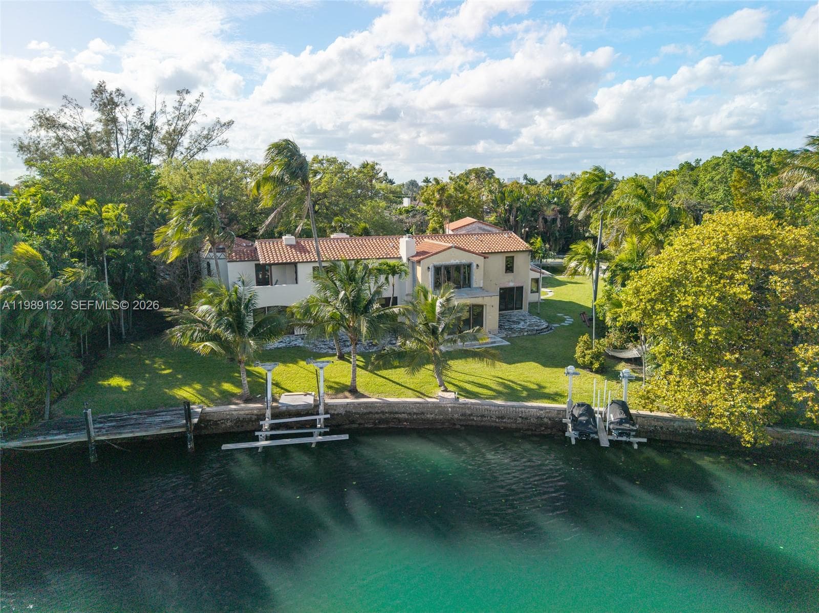 5005 Lakeview Dr photo 3