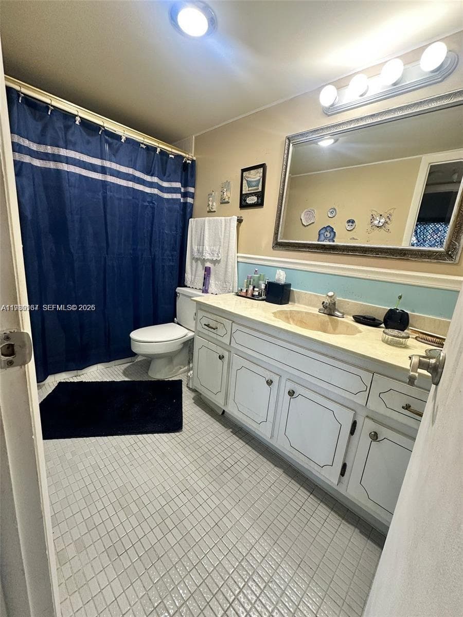 427 Golden Isles Dr 7E photo 9