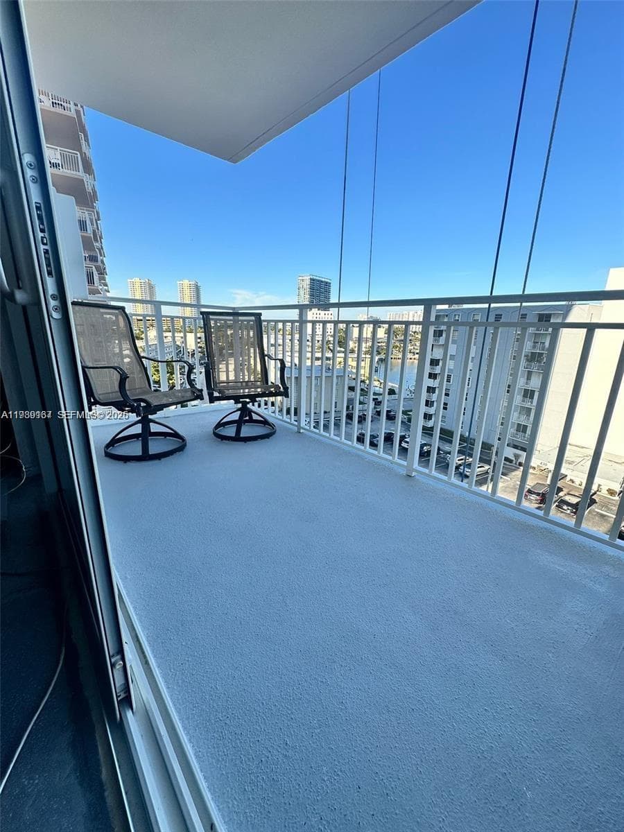 427 Golden Isles Dr 7E photo 10