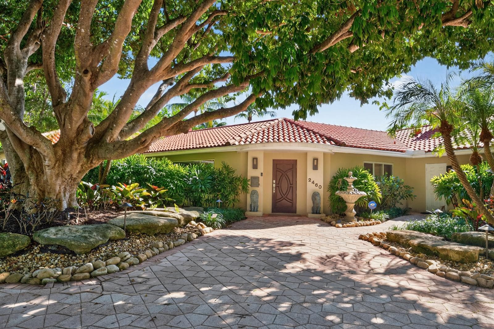2460 Bayview Drive photo 3