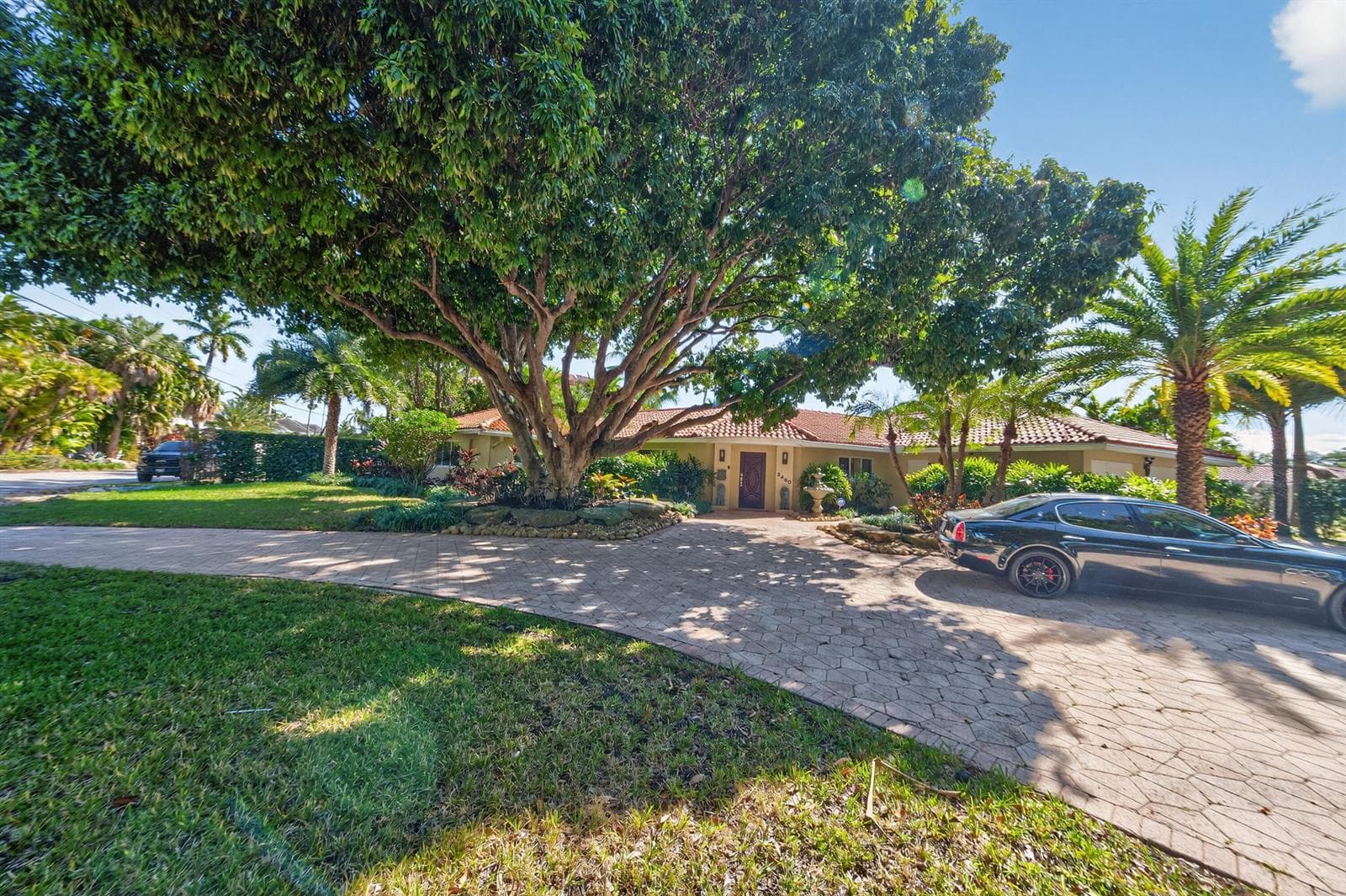 2460 Bayview Drive photo 1