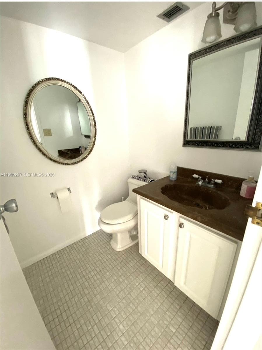 800 Parkview Dr 222 photo 7