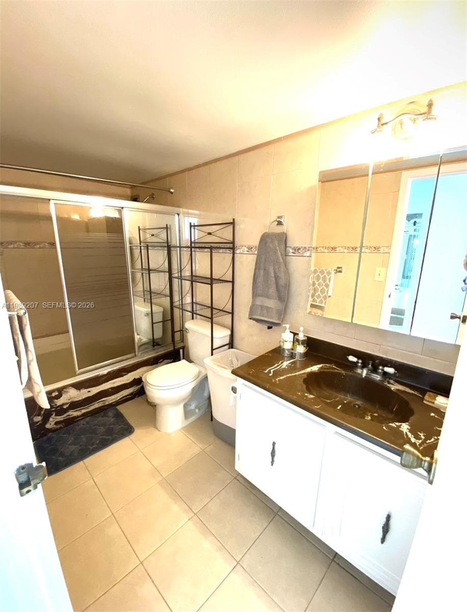 800 Parkview Dr 222 photo 5