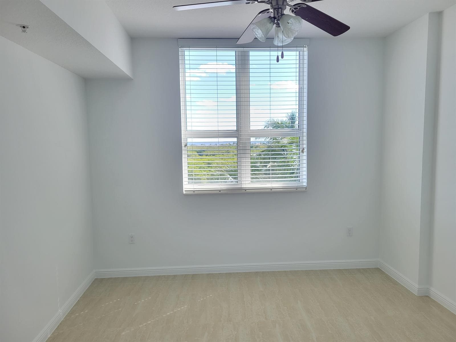350 N Federal Highway 807 photo 14