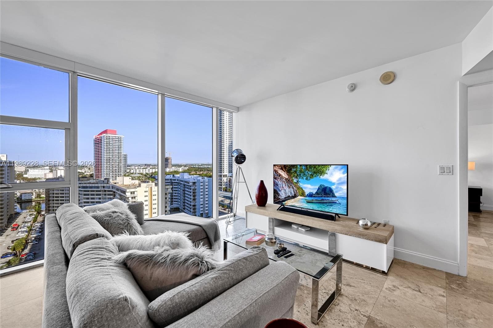 1830 S Ocean Dr 1707 photo 5