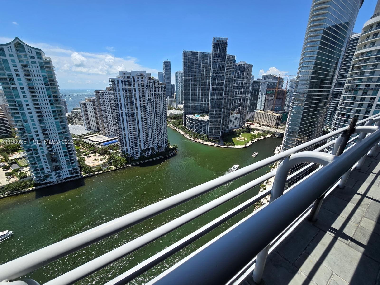 325 Biscayne Blvd 3719 photo 3