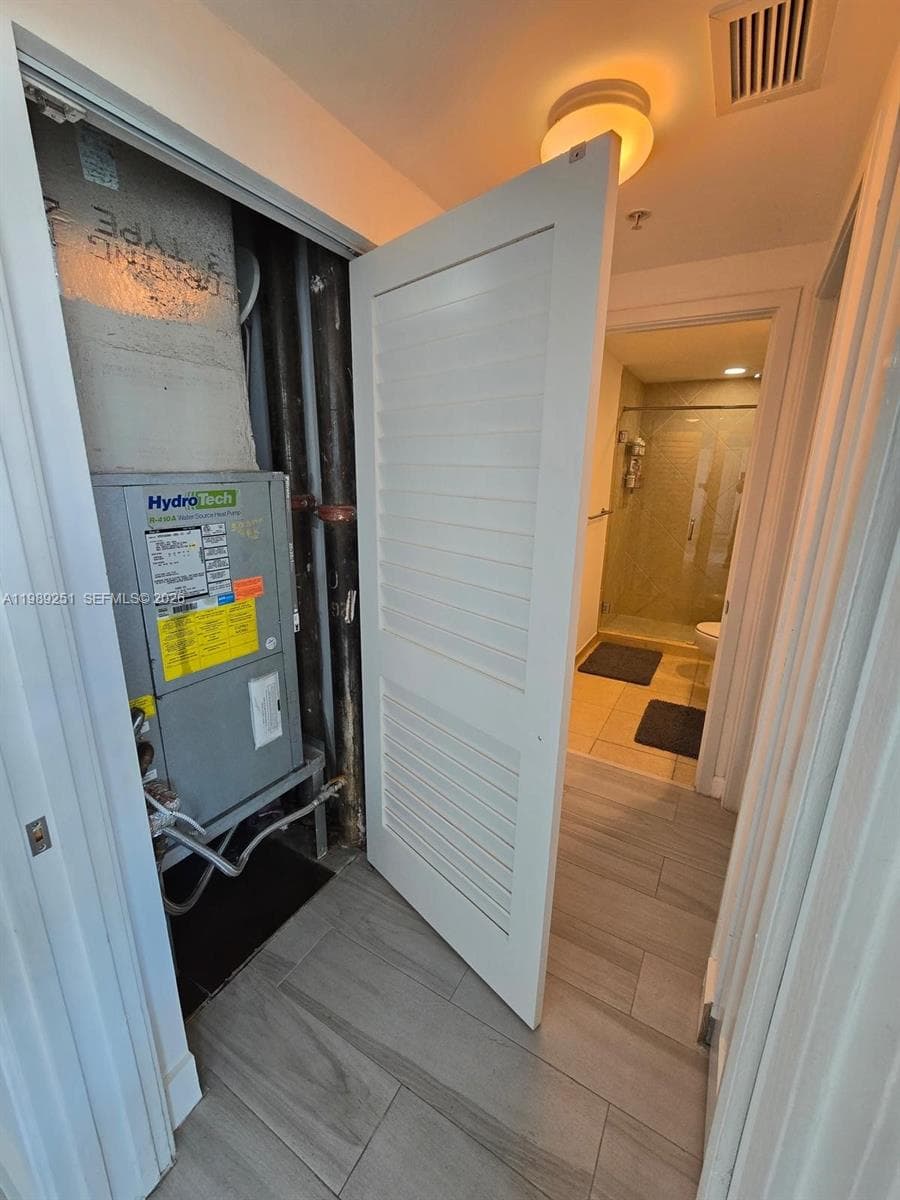 325 Biscayne Blvd 3719 photo 18