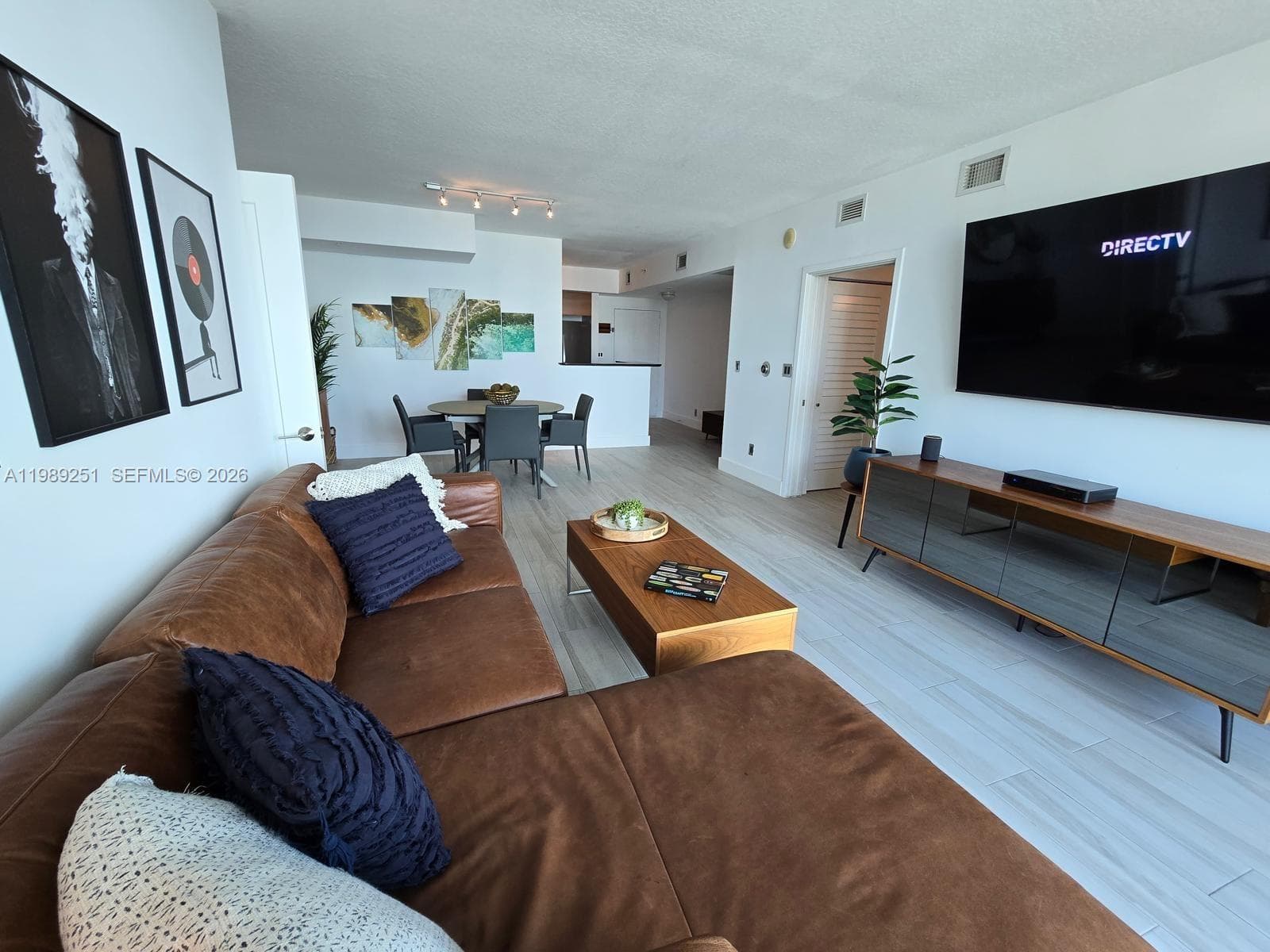 325 Biscayne Blvd 3719 photo 11