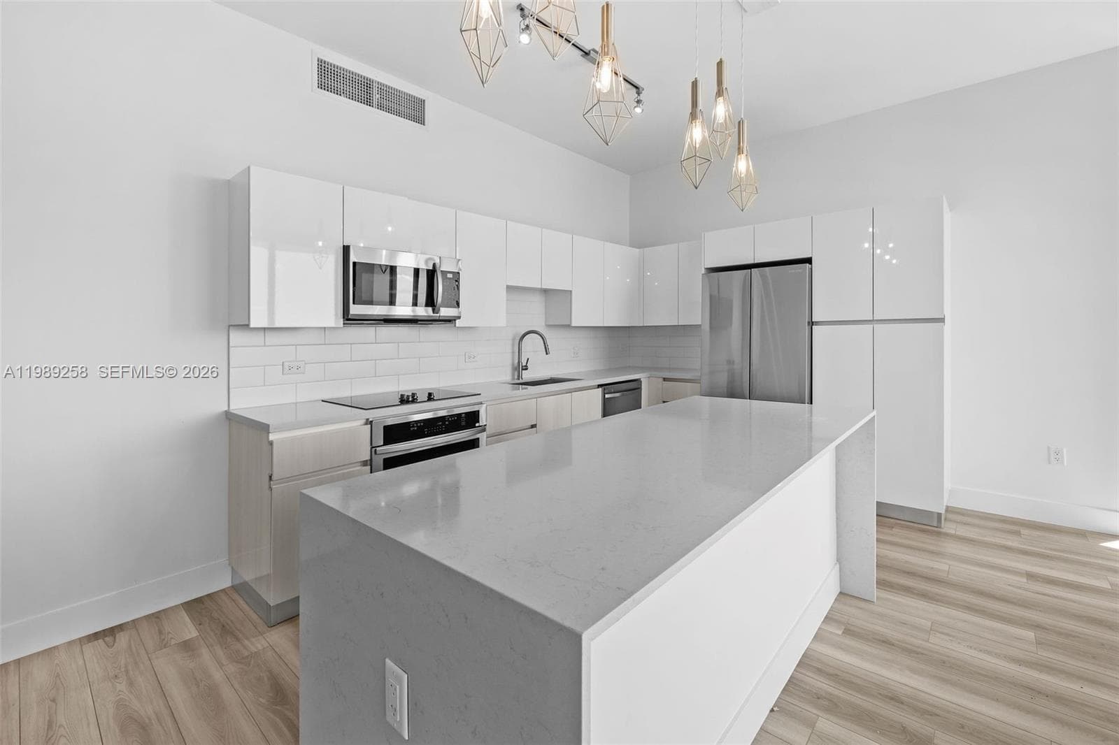 101 Diplomat Pkwy 1910 photo 2