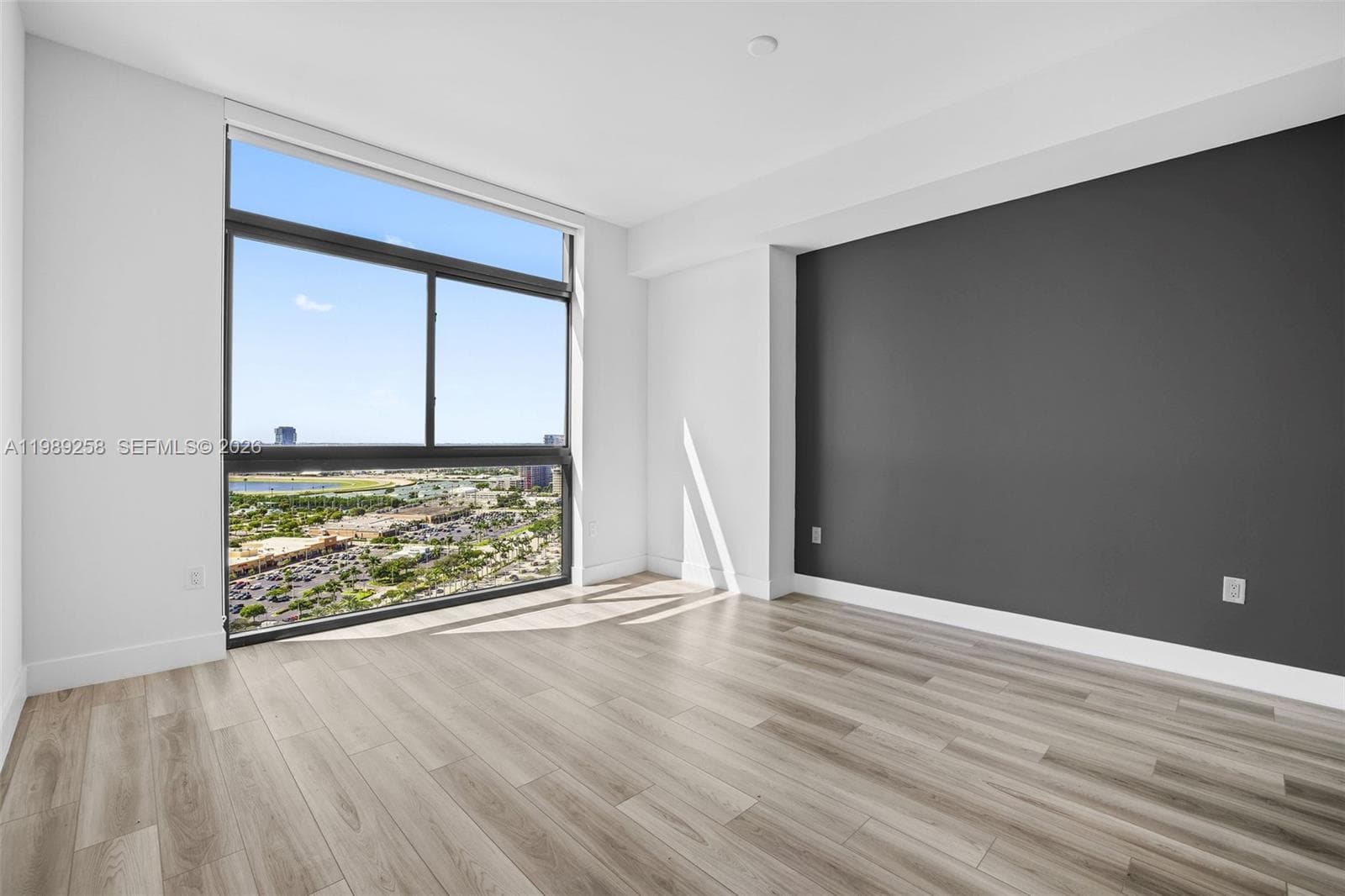 101 Diplomat Pkwy 1910 photo 17