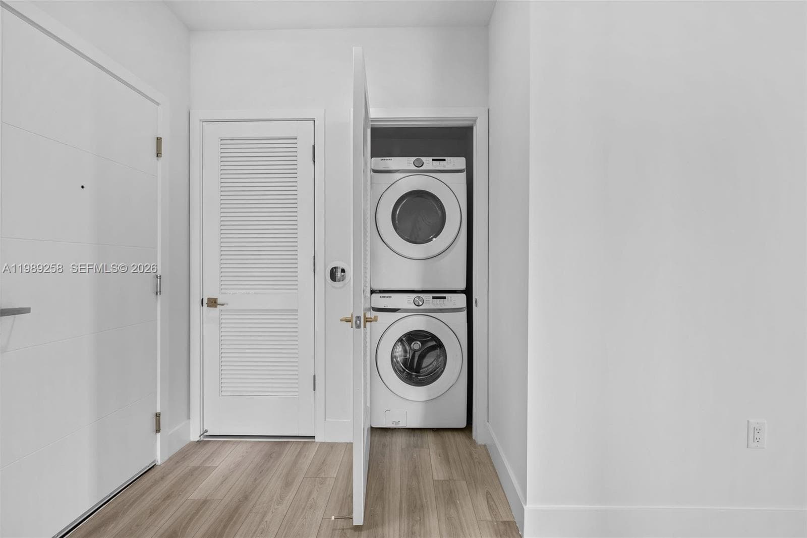 101 Diplomat Pkwy 1910 photo 16