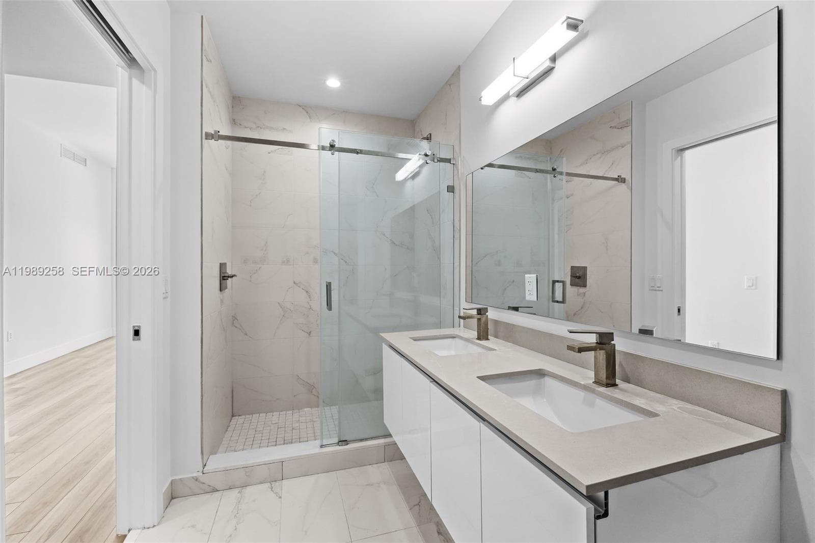 101 Diplomat Pkwy 1910 photo 22
