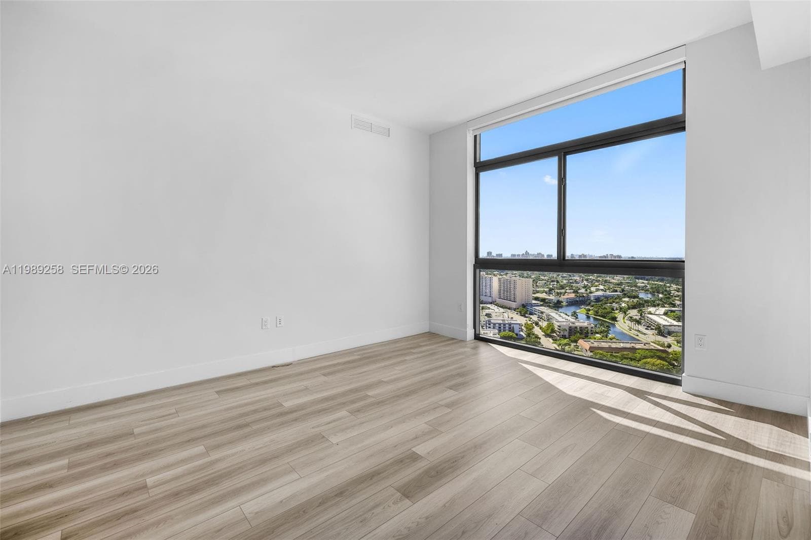 101 Diplomat Pkwy 1910 photo 19