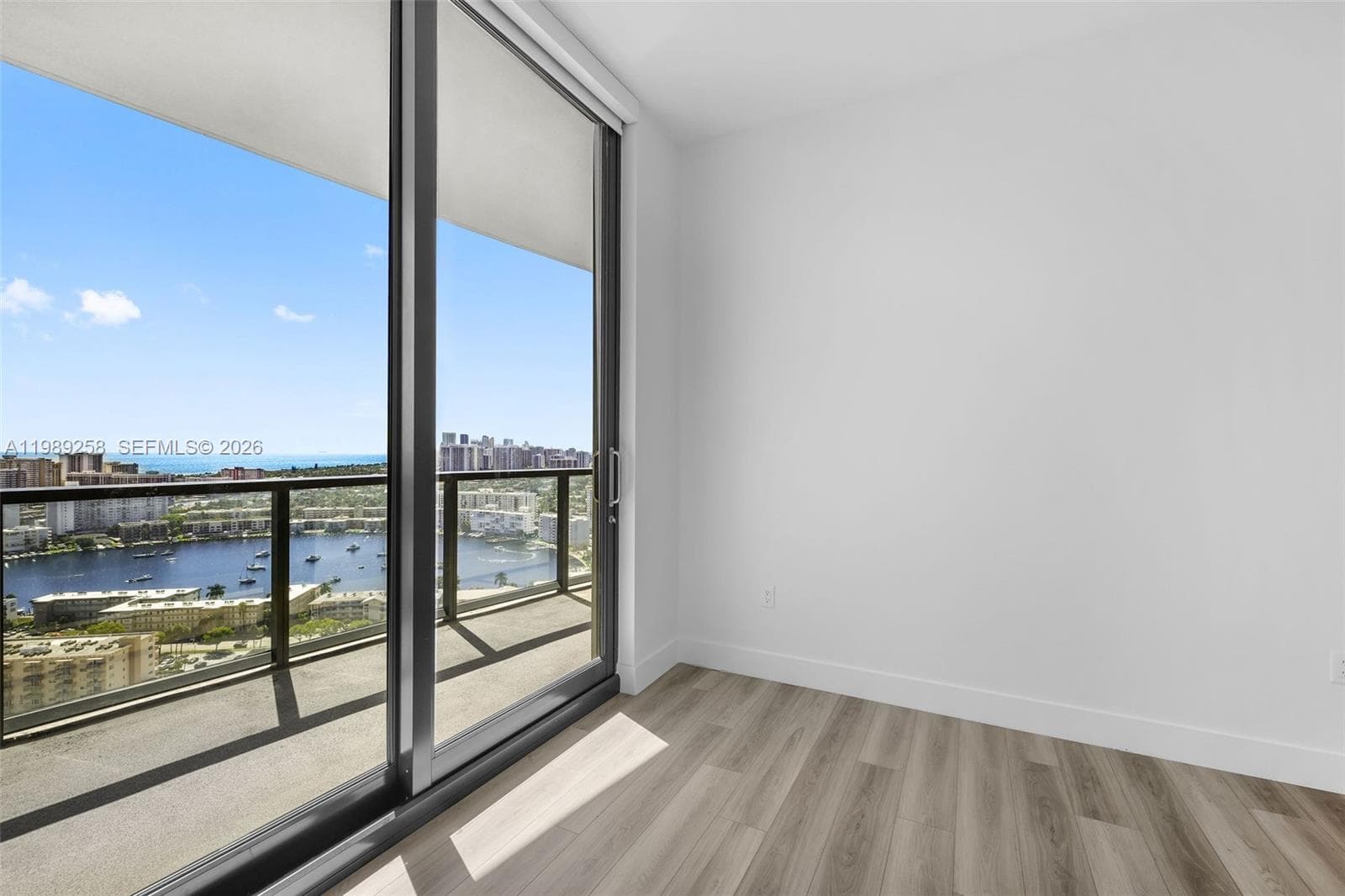 101 Diplomat Pkwy 1910 photo 25