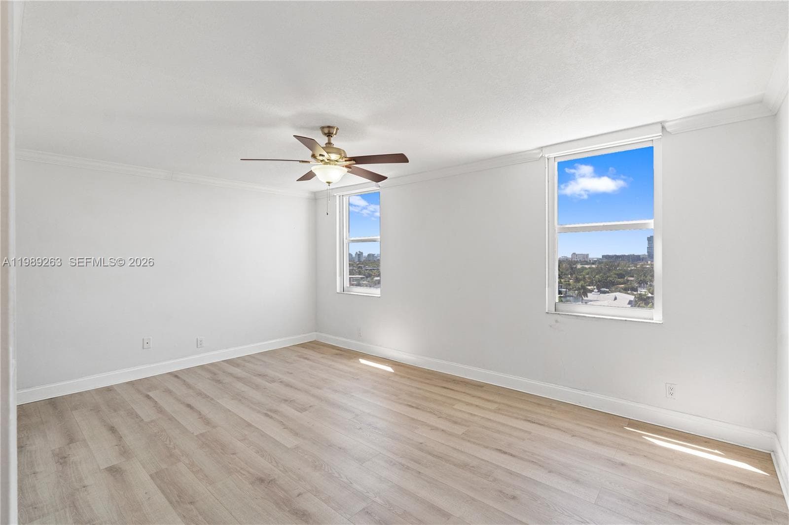 437 Golden Isles Dr 11J photo 20