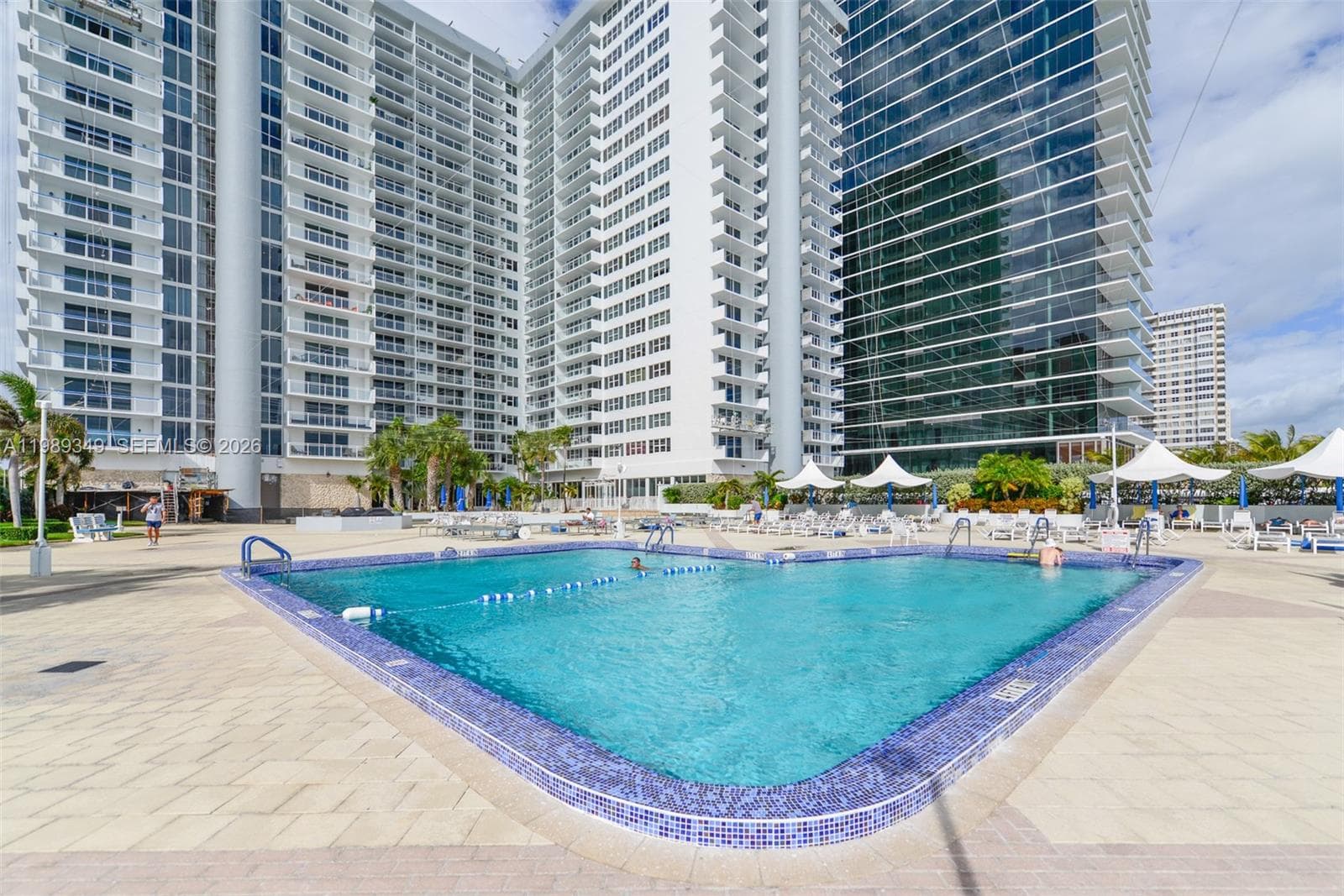 2030 S Ocean Dr 1816 photo 2